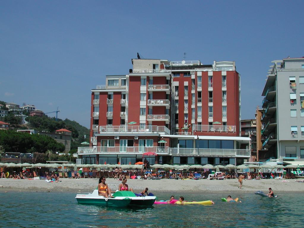 Residence Stella Maris Pietra Ligure Exterior photo